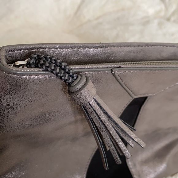 Stella & Dot Work Hard Play Hard Pouch Silver - Picture 6 of 6